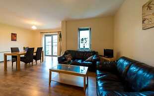 The Courtyard Apartments