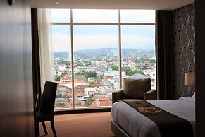 Gets Premiere Semarang