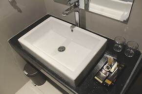 Gets Premiere Semarang