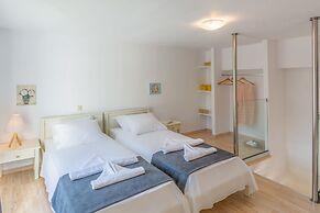 Happiness Apartments