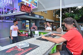 Rose Garden Apart Hotel