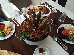 Rose Garden Apart Hotel