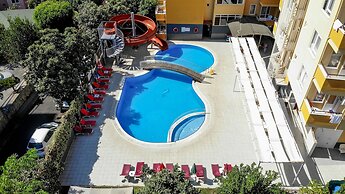 Rose Garden Apart Hotel