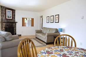 Still Point Lodge & Cottages