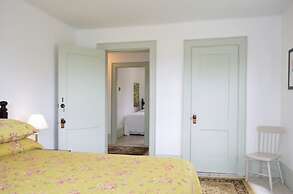 Still Point Lodge & Cottages