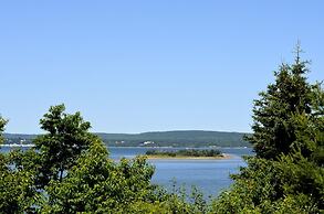 Still Point Lodge & Cottages