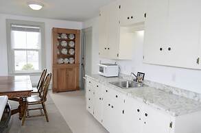 Still Point Lodge & Cottages