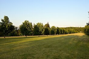Still Point Lodge & Cottages