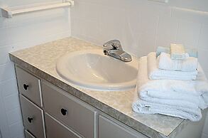 Still Point Lodge & Cottages