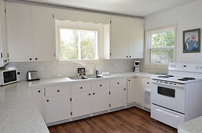 Still Point Lodge & Cottages