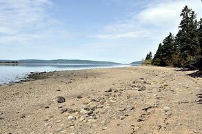 Still Point Lodge & Cottages