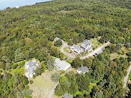 Still Point Lodge & Cottages