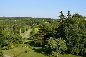 Still Point Lodge & Cottages