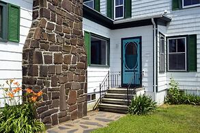 Still Point Lodge & Cottages