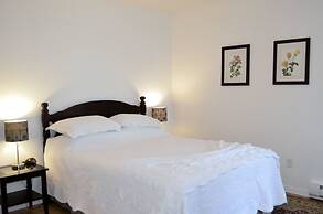 Still Point Lodge & Cottages