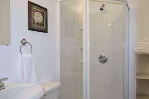 Still Point Lodge & Cottages