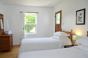 Still Point Lodge & Cottages