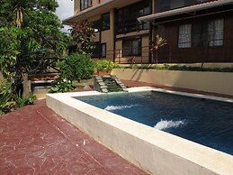 Las Cumbres Inn