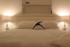 Executive Skyline Suites