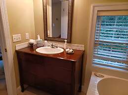 The Inn on Bath Creek