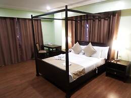 Tanza Oasis Hotel and Resort