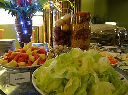 Tanza Oasis Hotel and Resort