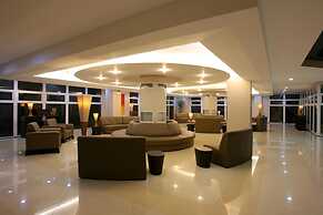 Tanza Oasis Hotel and Resort