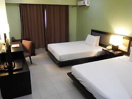 Tanza Oasis Hotel and Resort