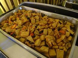 Tanza Oasis Hotel and Resort