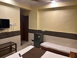 Lucky Hotel Bandra