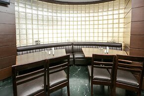 Hotel Lucky Goregaon