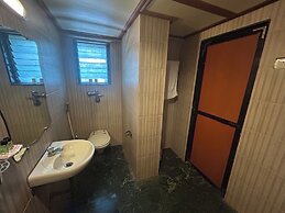 Hotel Lucky Goregaon