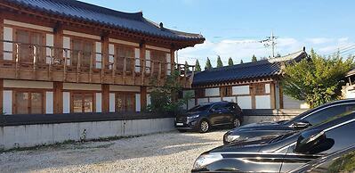 Lee Ga Hanok