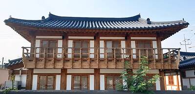 Lee Ga Hanok