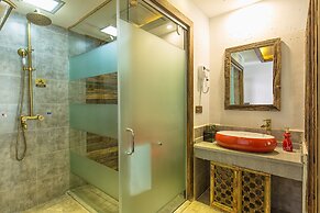 China Old Story Inns Encounter Lijiang