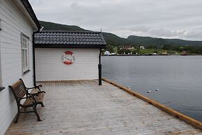 Furoy Hotel Apartments and Boating