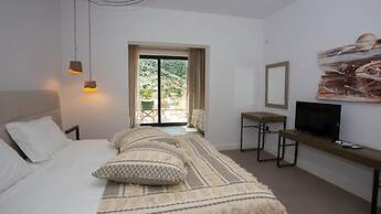 Evia Silence Boutique Hotel