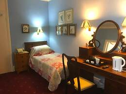 Wynnstay Hotel