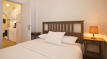 Heliotropio Studios & Apartments