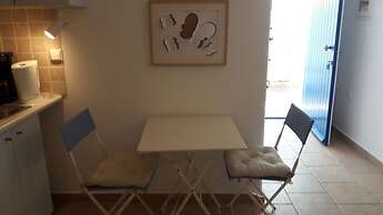 Heliotropio Studios & Apartments