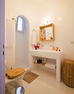 Heliotropio Studios & Apartments