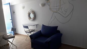 Heliotropio Studios & Apartments