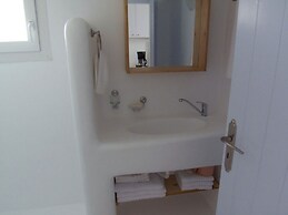 Heliotropio Studios & Apartments