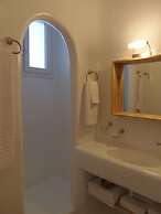 Heliotropio Studios & Apartments