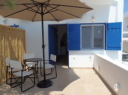 Heliotropio Studios & Apartments