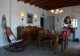 Heliotropio Studios & Apartments