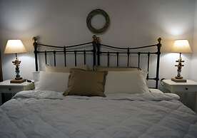 Heliotropio Studios & Apartments