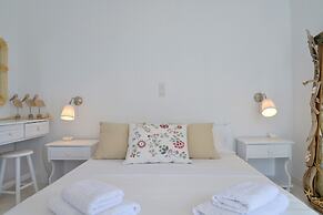 Heliotropio Studios & Apartments