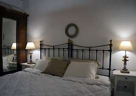 Heliotropio Studios & Apartments