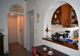 Heliotropio Studios & Apartments